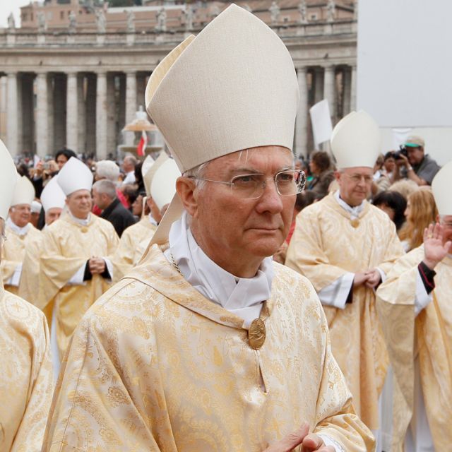 Eucharistic congress won't ignore abuse scandal, Vatican official says 