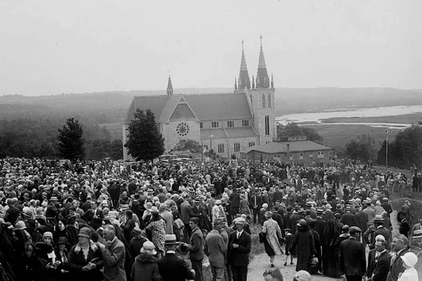 The Register Archive: Thousands pay tribute to Canada’s martyrs