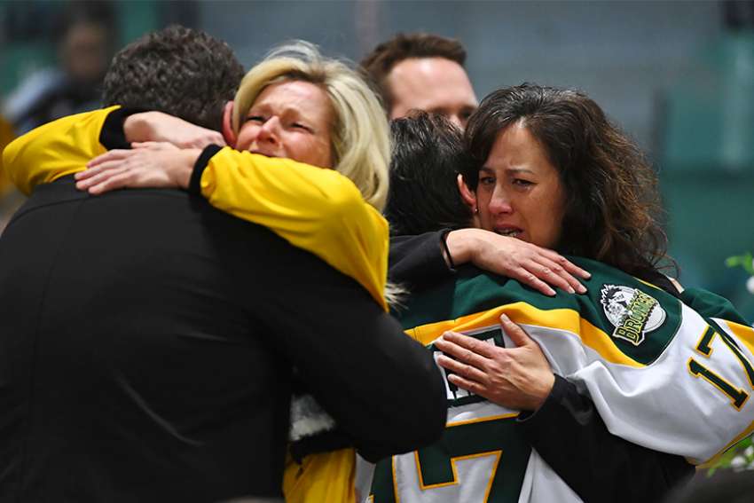 Prayers and tears for victims of Humboldt Broncos tragedy