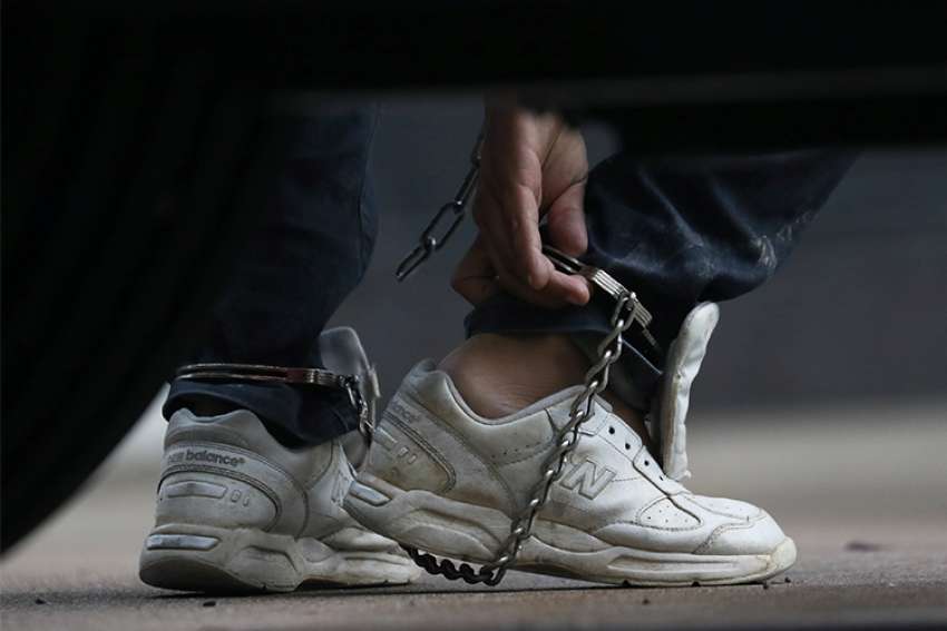 As illegal immigration woes rise, U.S. lawmakers can't agree on solutions