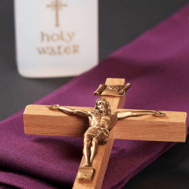 Spanish priest says exorcism is God's 'gift to help us believe' 