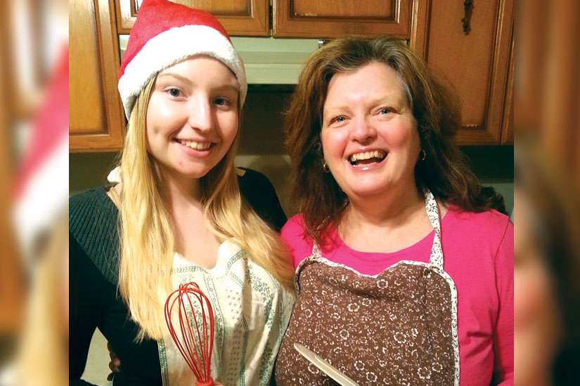 A sweet Christmas tradition: baking cookies with mom
