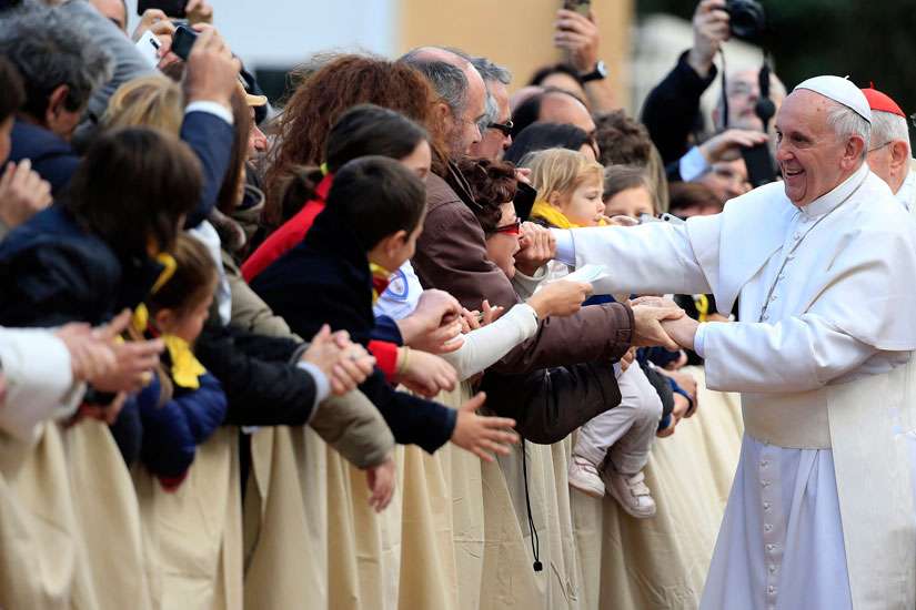 Pope to celebrate Holy Thursday with young refugees