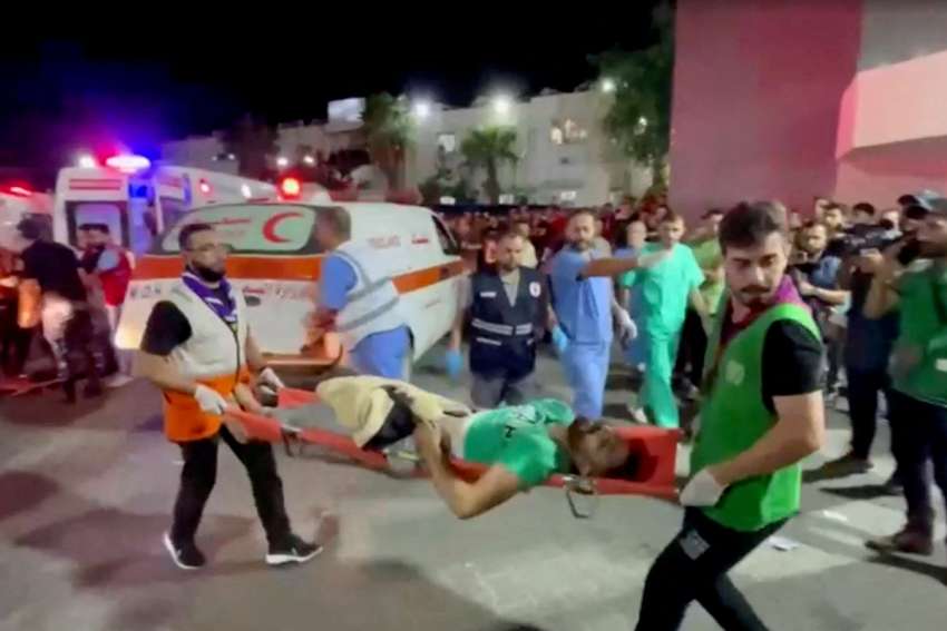 Hundreds killed in Gaza hospital rocket strike