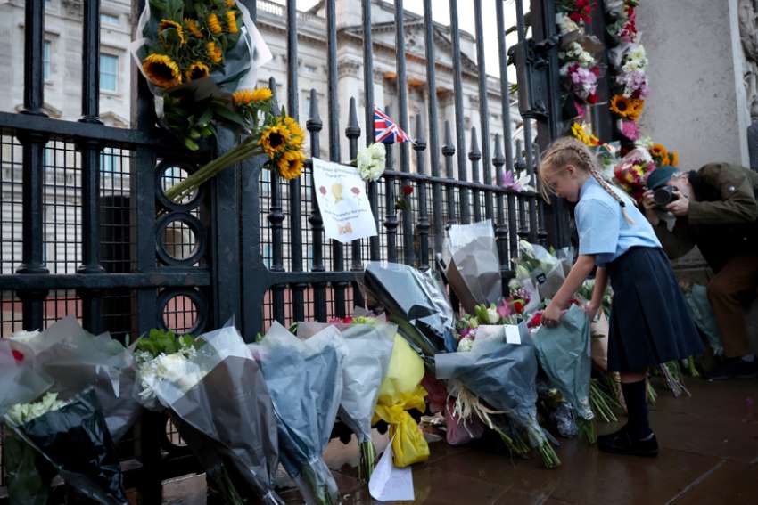 British Catholics, Pope Francis pay tribute to Queen Elizabeth II