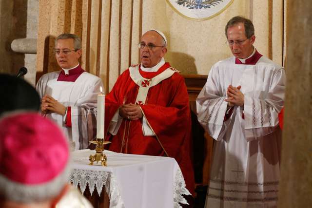 Pope Francis thanks religious for their presence in Holy Land