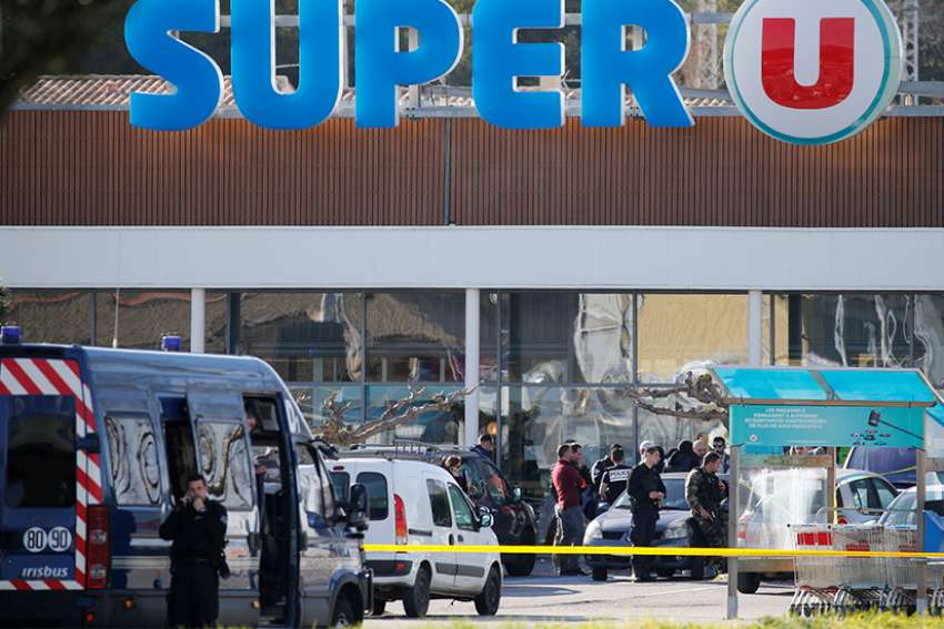 Pope praises French policeman who gave his life to save hostage