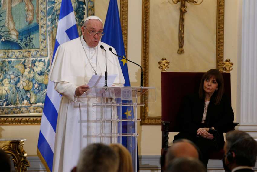 World seeing ‘retreat’ from democracy: Pope Francis