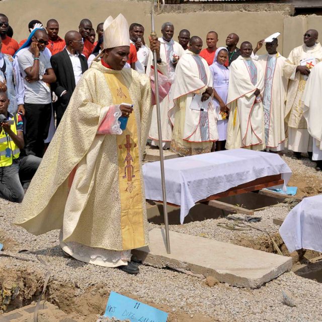 With Mass, tears, prayers, Nigerians bury victims of Christmas bombing 