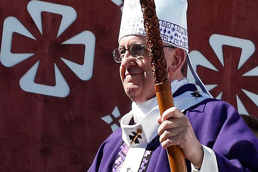 Devil wants church resigned to violence; resist him, Pope says
