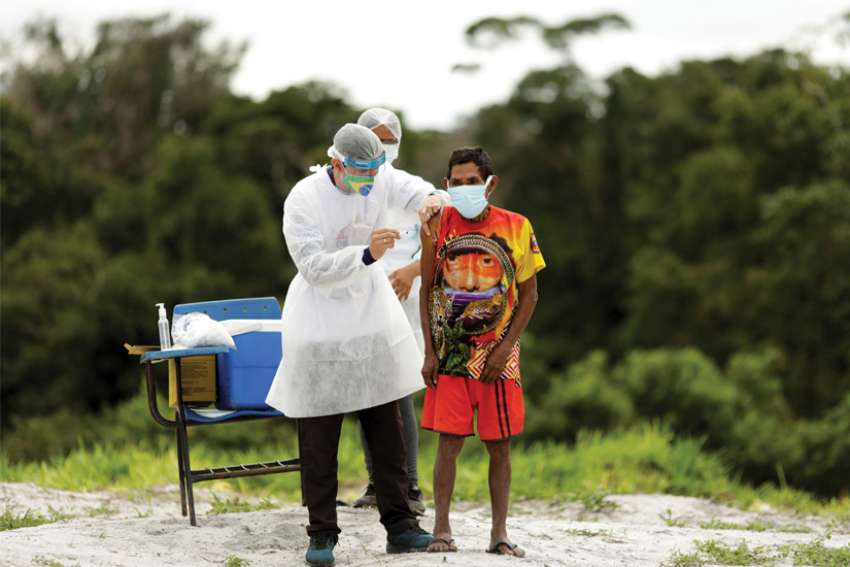 Race to help global poor in COVID vaccination hits a snag
