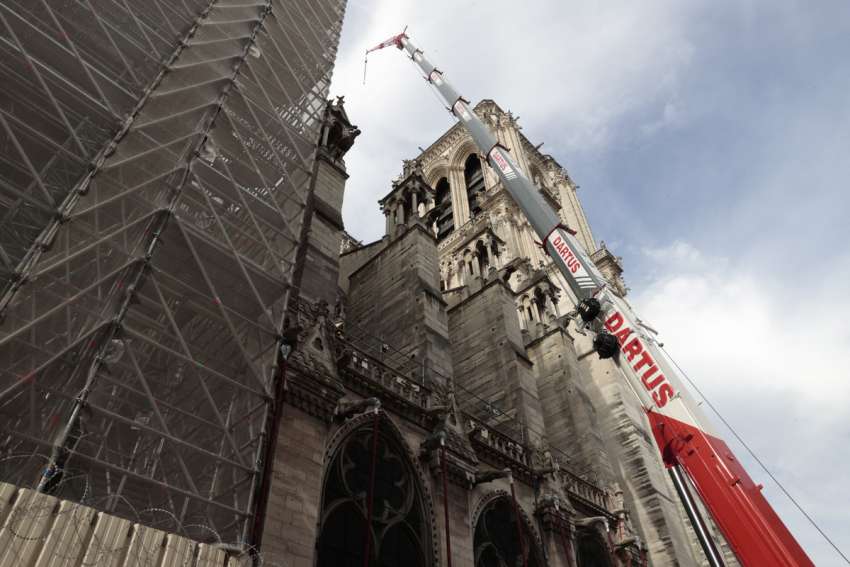 Two American carpenters help to rebuild Notre Dame’s spire