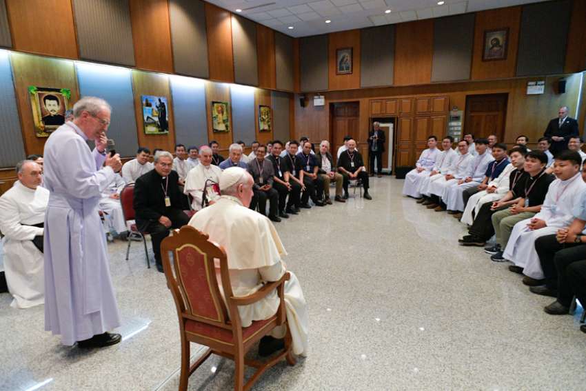 Pope Francis 'scandalized' by anti-migrant rhetoric