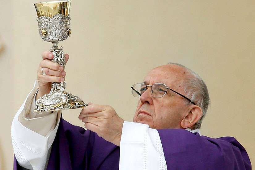 Pope's homily: Be witnesses of life and hope