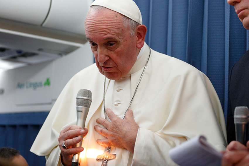 Pope Francis makes 'act of faith' in people who read Archbishop Vigano's claims about him