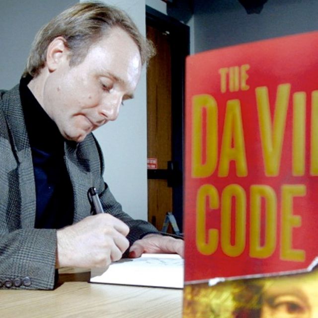 Denouncing leaks, top Vatican official likens journalists to Dan Brown 