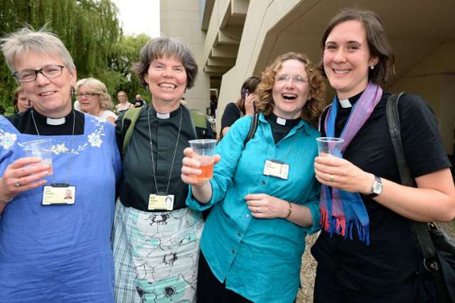 Church of England votes for women bishops; move seen as ecumenical snag