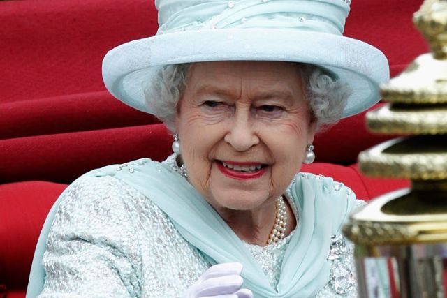Queen Elizabeth to visit Pope Francis at Vatican on April 3 