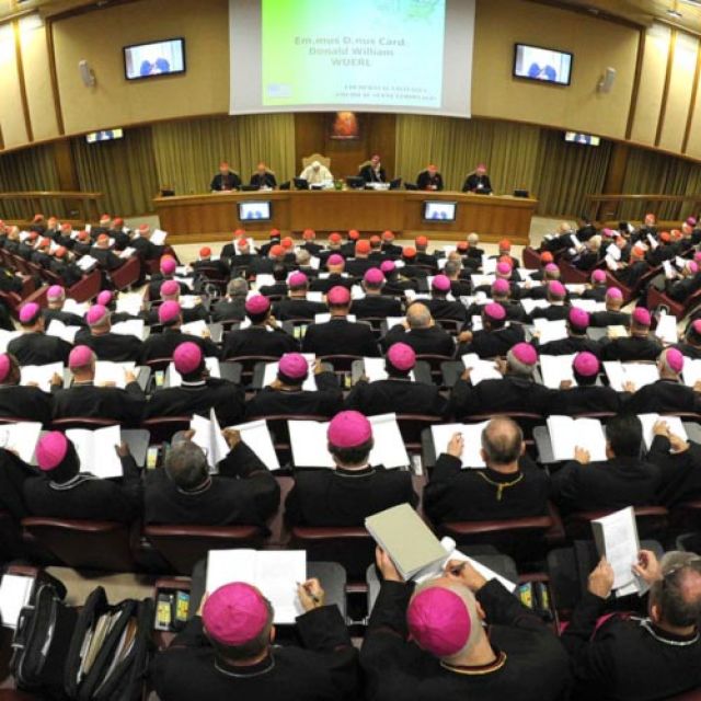 Pope says faith and hope are foundation of migrants' journeys 