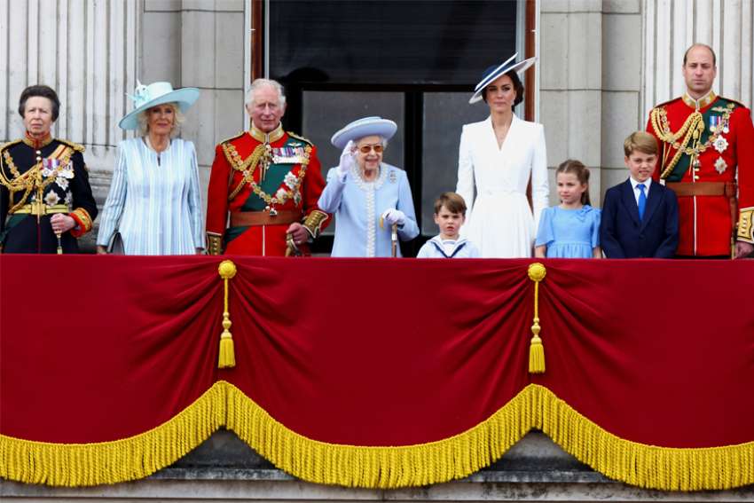 Pope Francis congratulates Queen Elizabeth II on Platinum Jubilee