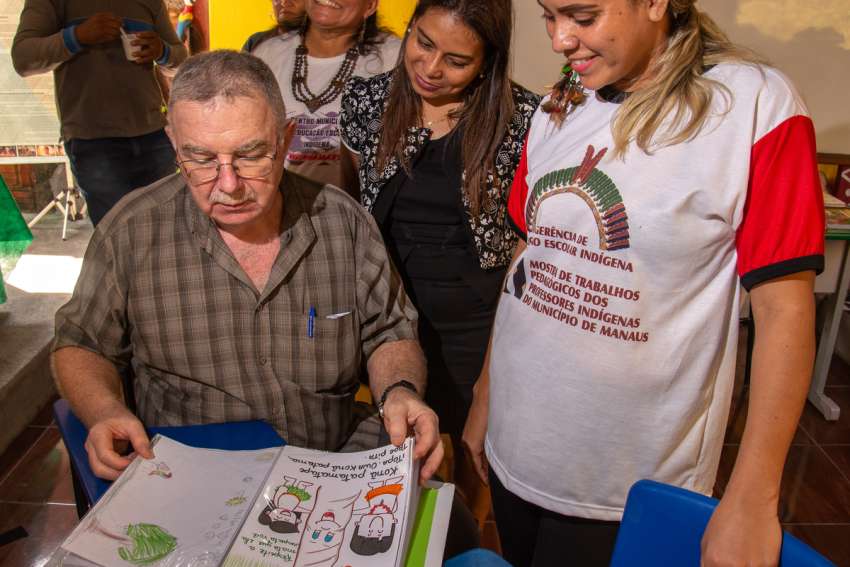 Canadian priest breathes new life into dying languages