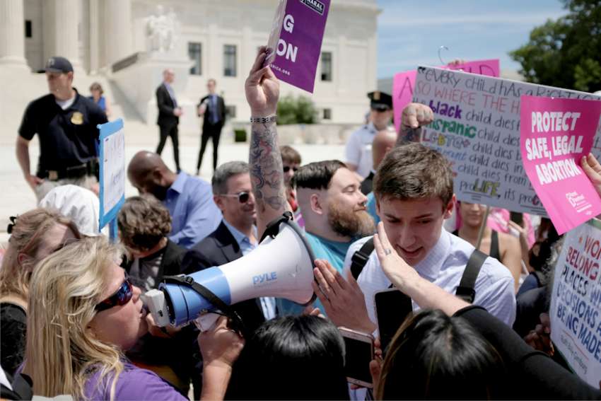 Pro-lifers decry Illinois governor signing into law 'extreme' abortion bill