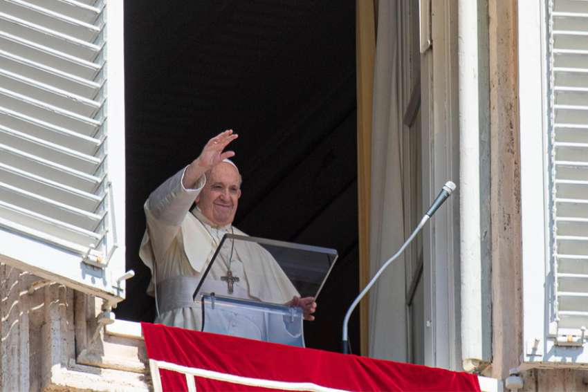 Pope Francis: Trust in God's compassion, tell him everything