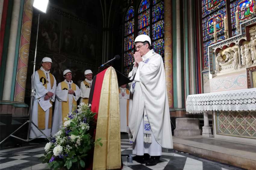 Mass returns to Notre-Dame