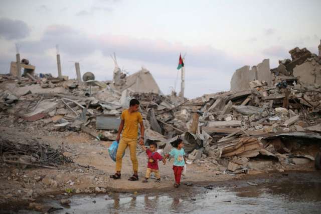 Gazans, aid workers wait to see if truce will be renewed