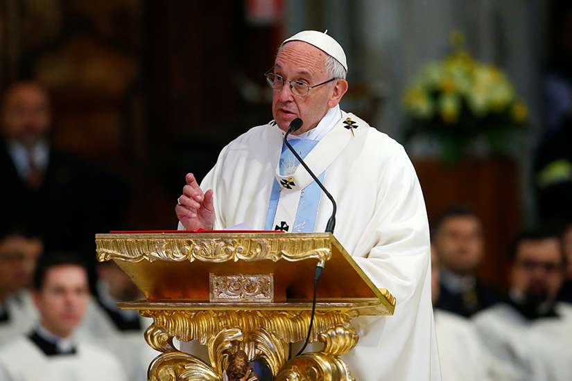 Corrupt people cannot become saints, Pope says