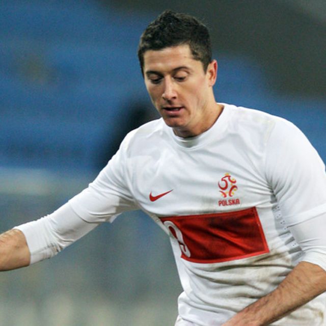 Ahead of Euro 2012, Pope says team sports teach values like self-sacrifice, respect 