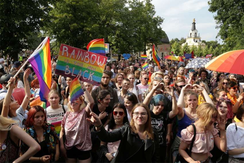 Polish bishop criticizes anti-LGBT protesters