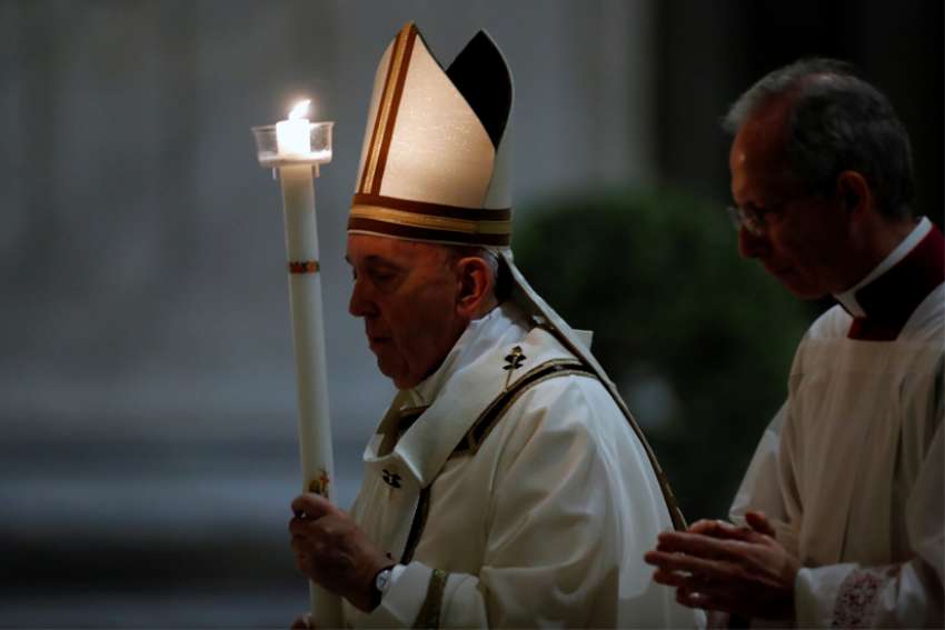 Easter proclaims the victory of life even amid pandemic, Pope Francis says at Easter Vigil