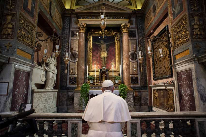Pope Francis makes mini-pilgrimage outside Vatican to pray for end of pandemic