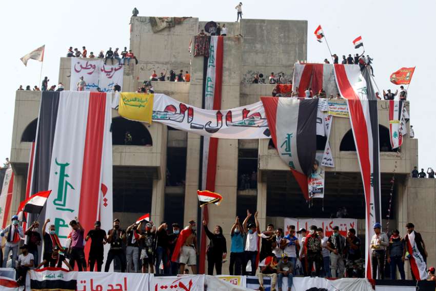 Pope Francis calls for dialogue in wake of protests in Iraq