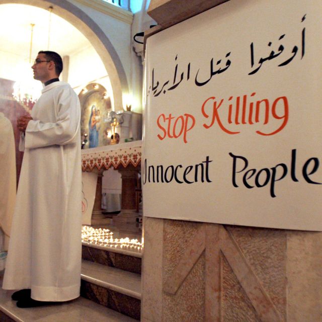 Pope calls on Syria to address citizens' legitimate demands 