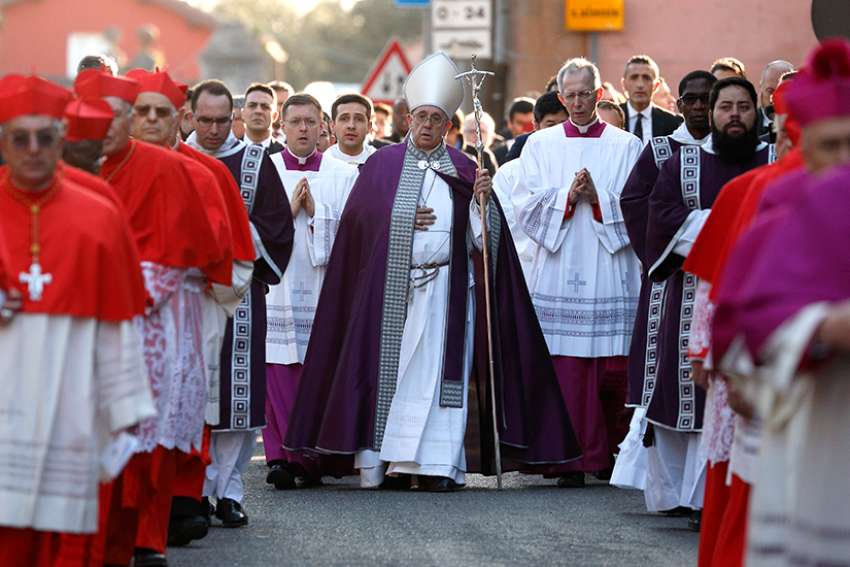 Lent begins with reminder of all that fades away, Pope Francis says