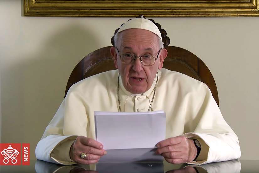 Pope Francis greets Mozambique ahead of visit