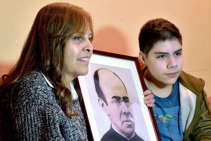 Doctors said Chilean mom would die, but miracle credited to Spanish priest