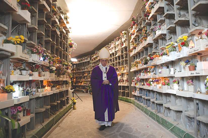 Feast of All Souls a time to remember, to hope for eternal life, Pope says