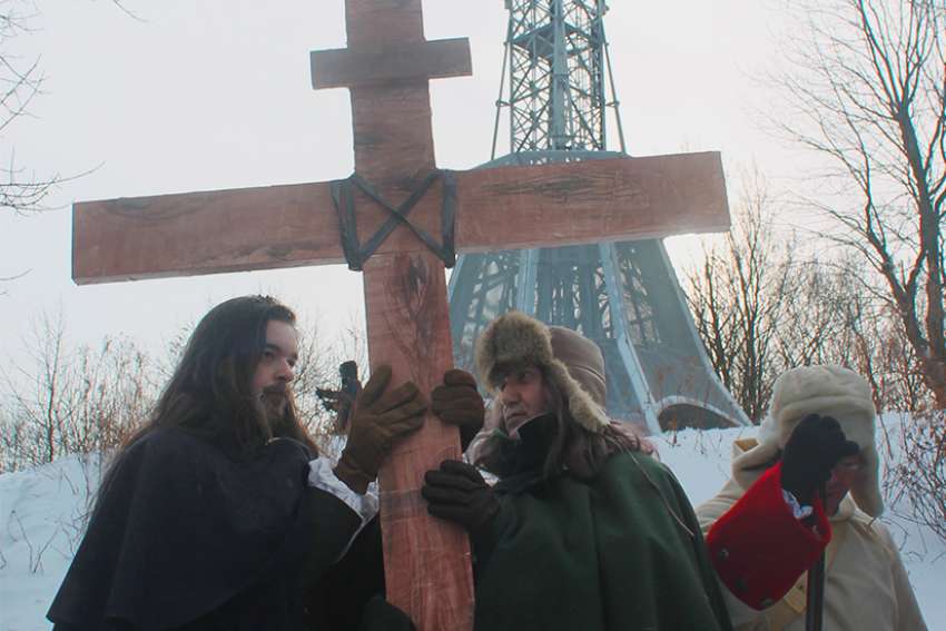 Story of the famous Mount Royal cross goes back 375 years