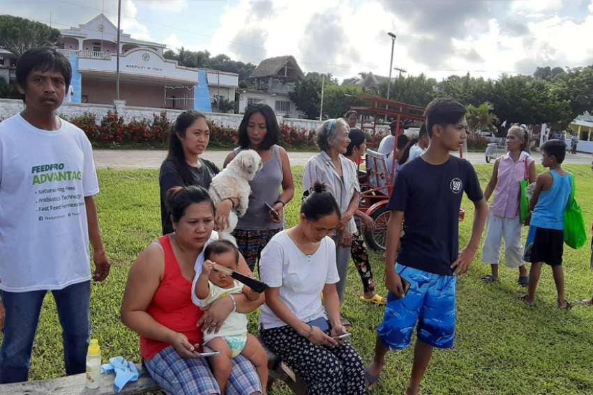 Philippine bishop appeals for help for hundreds of earthquake victims