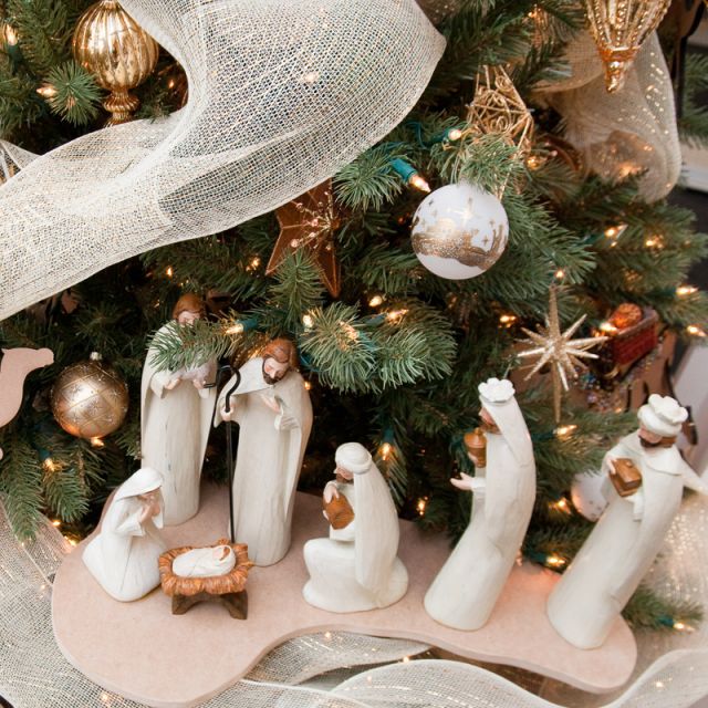  Two stories relate one Nativity