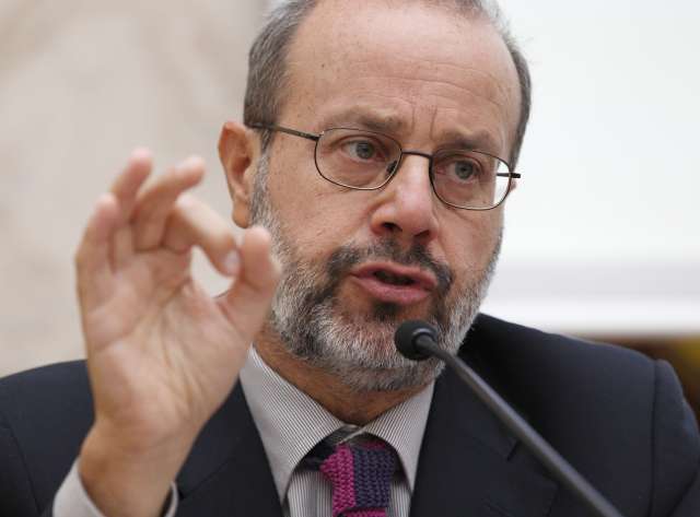 Vatican editor says England’s female bishops vote ‘complicates’  relations