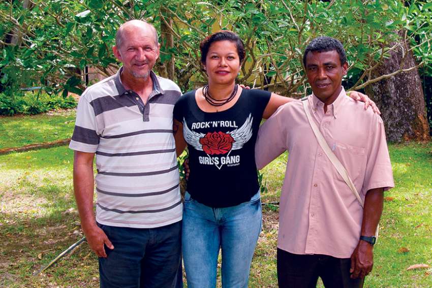 Small farmers caught in battle to save land