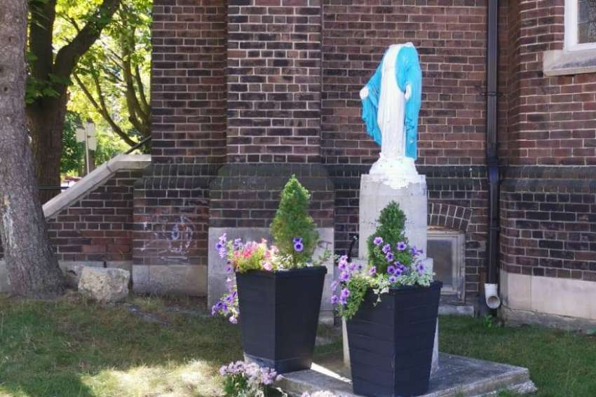 Virgin Mary statue decapitated in west-end Toronto
