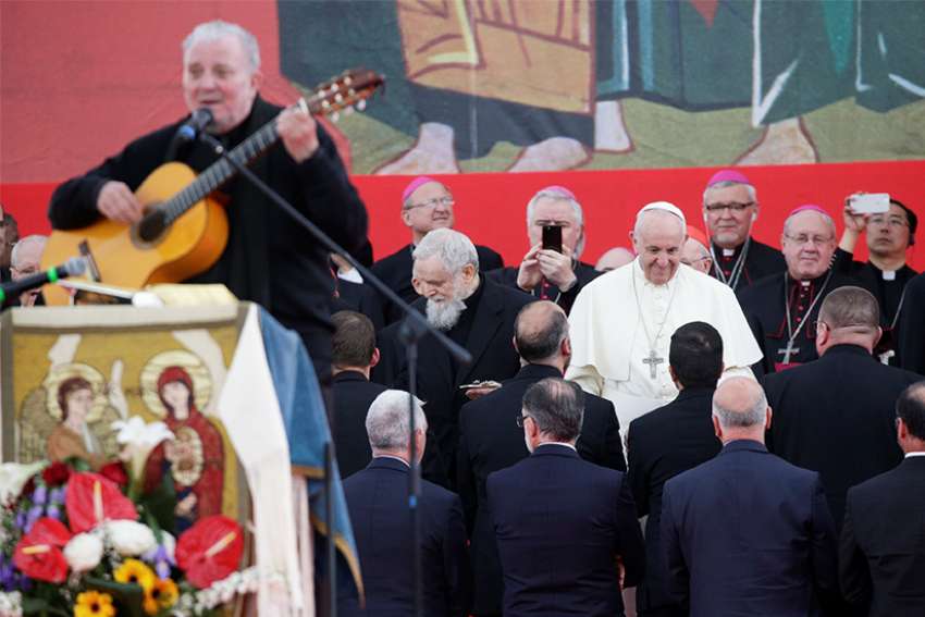 Pope offers Neocatechumenal Way lessons for respectful evangelization