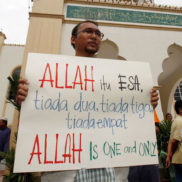 Malaysian court rules Catholic newspaper cannot use 'Allah' 