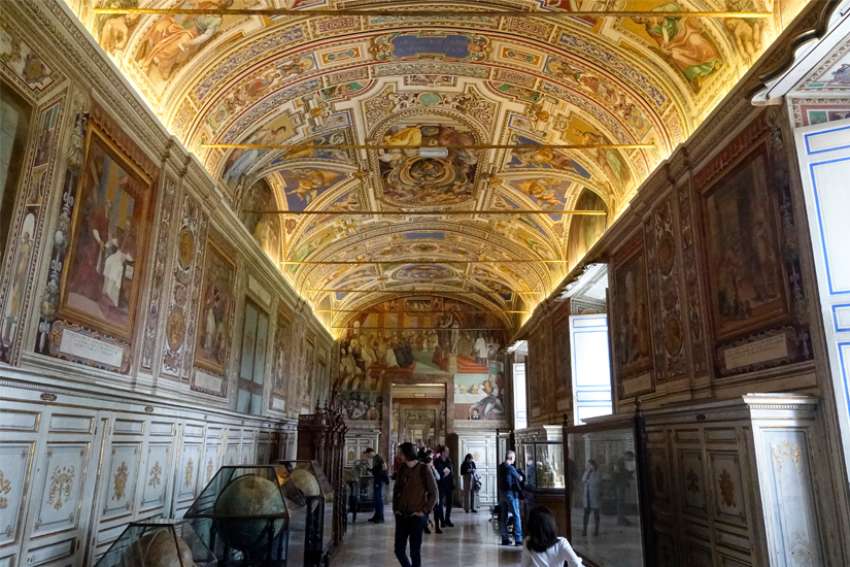 Vatican Museums, archive, library prepare to reopen