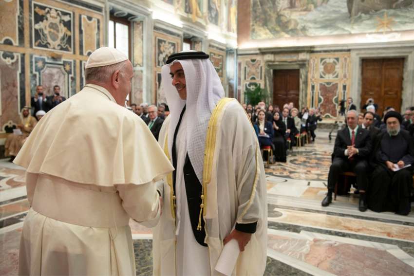 Pope Francis calls on leaders, tech giants to protect children online